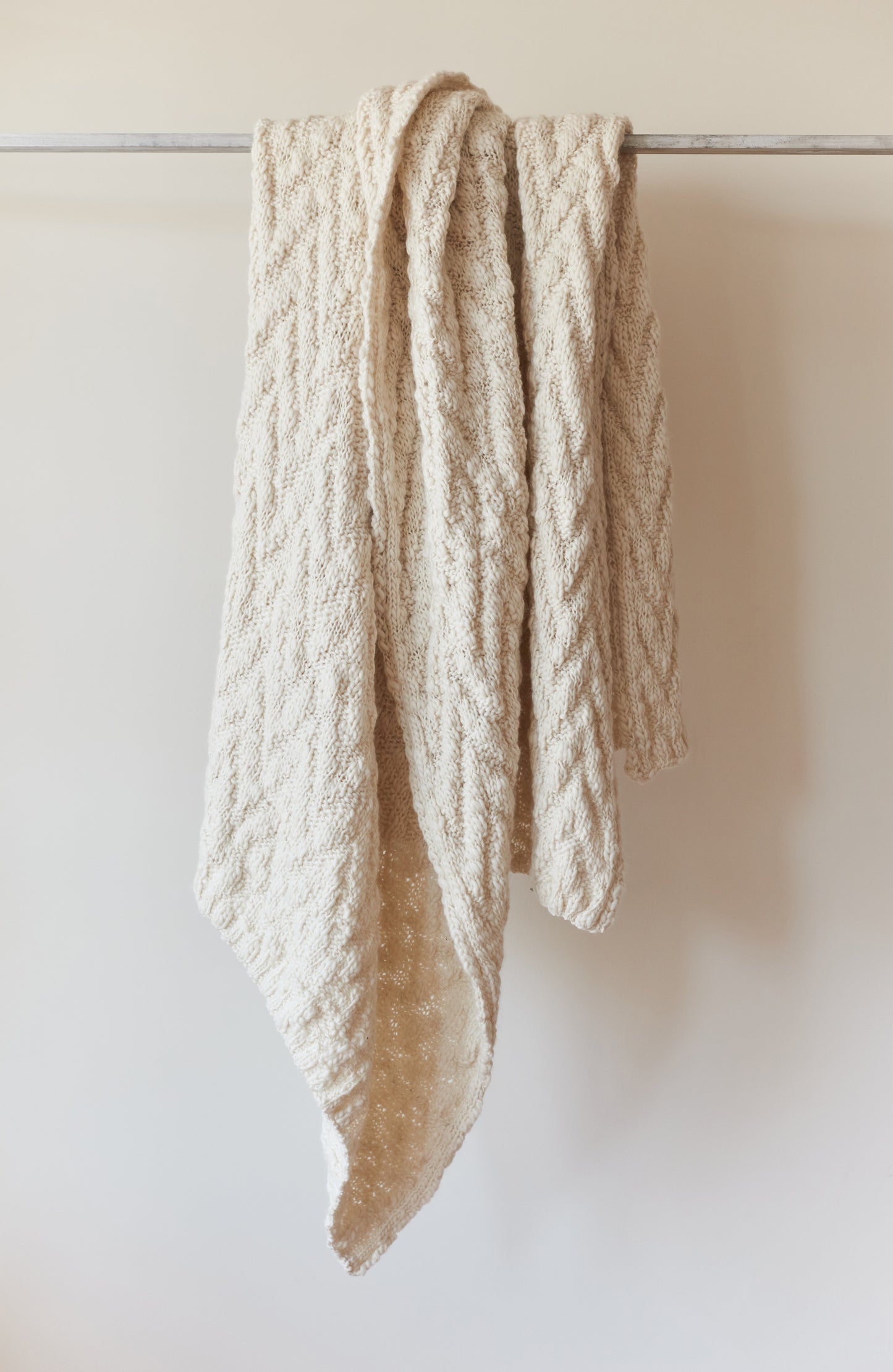 Hand-knit Blanket in Off White Natural Merino Wool Zig Zag Tero 59x59