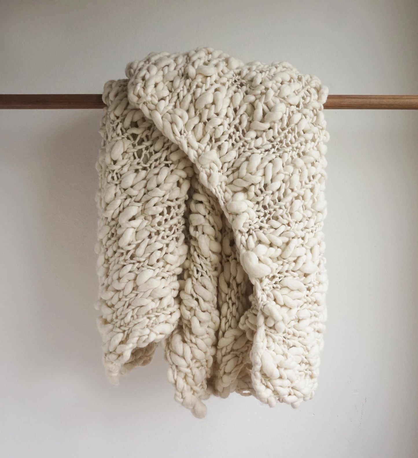 Handknit Throw in Ivory Chunky Merino Wool Trama 63x75