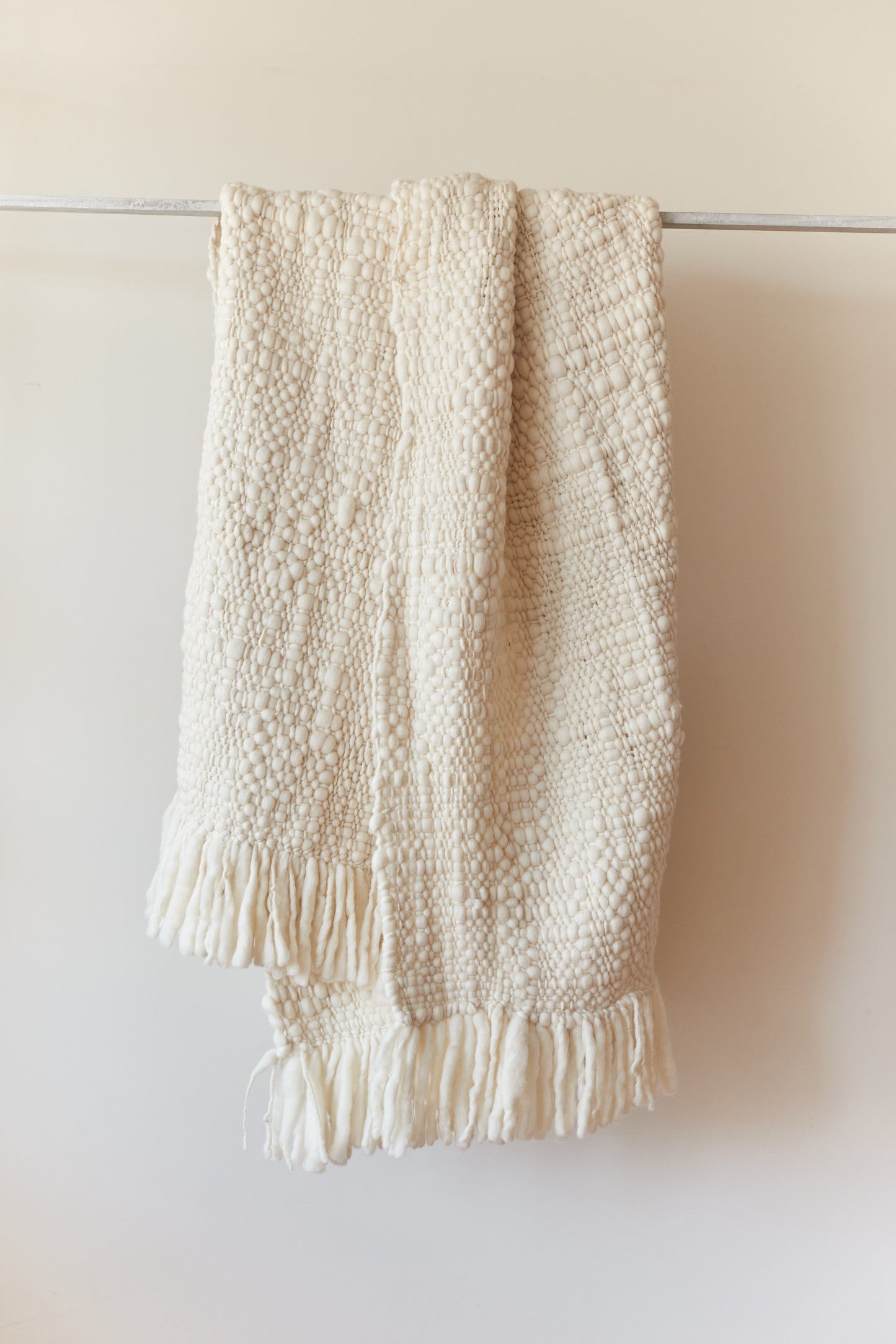 Chunky Blanket - Experience Natural Luxury and Unmatched Comfort with Handwoven Uruguayan Merino Wool