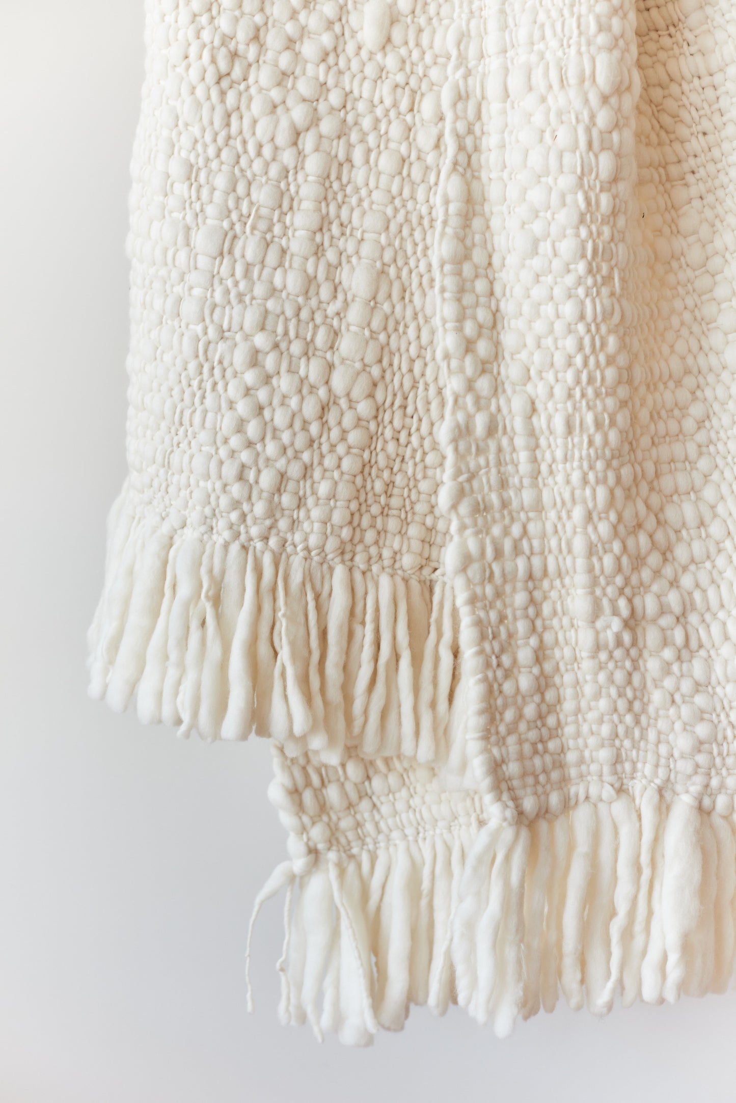 Chunky Blanket - Experience Natural Luxury and Unmatched Comfort with Handwoven Uruguayan Merino Wool
