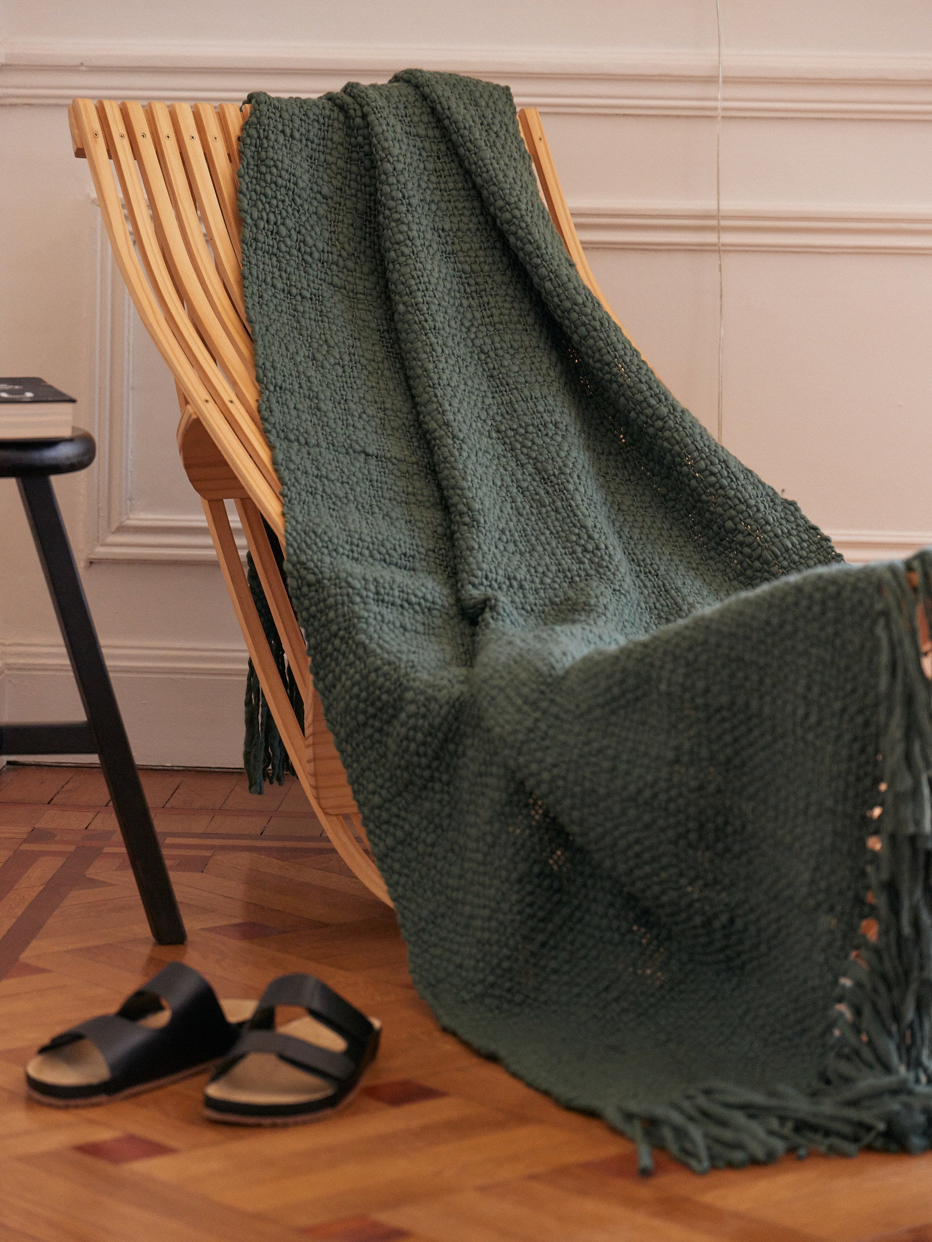 Luxurious Olive Green Wool Blanket Handwoven with Merino Wool for Ultimate Comfort and Style