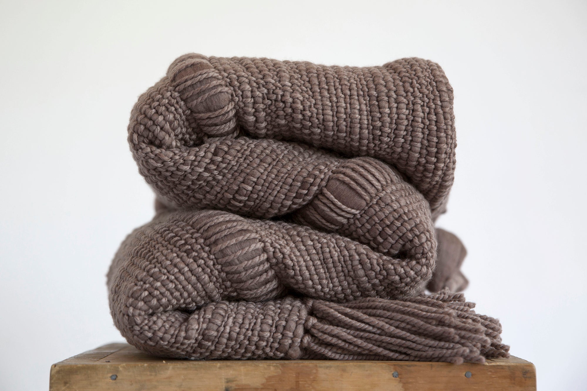 Knot Wool Throw Blanket in Taupe 37*75 – Texturable