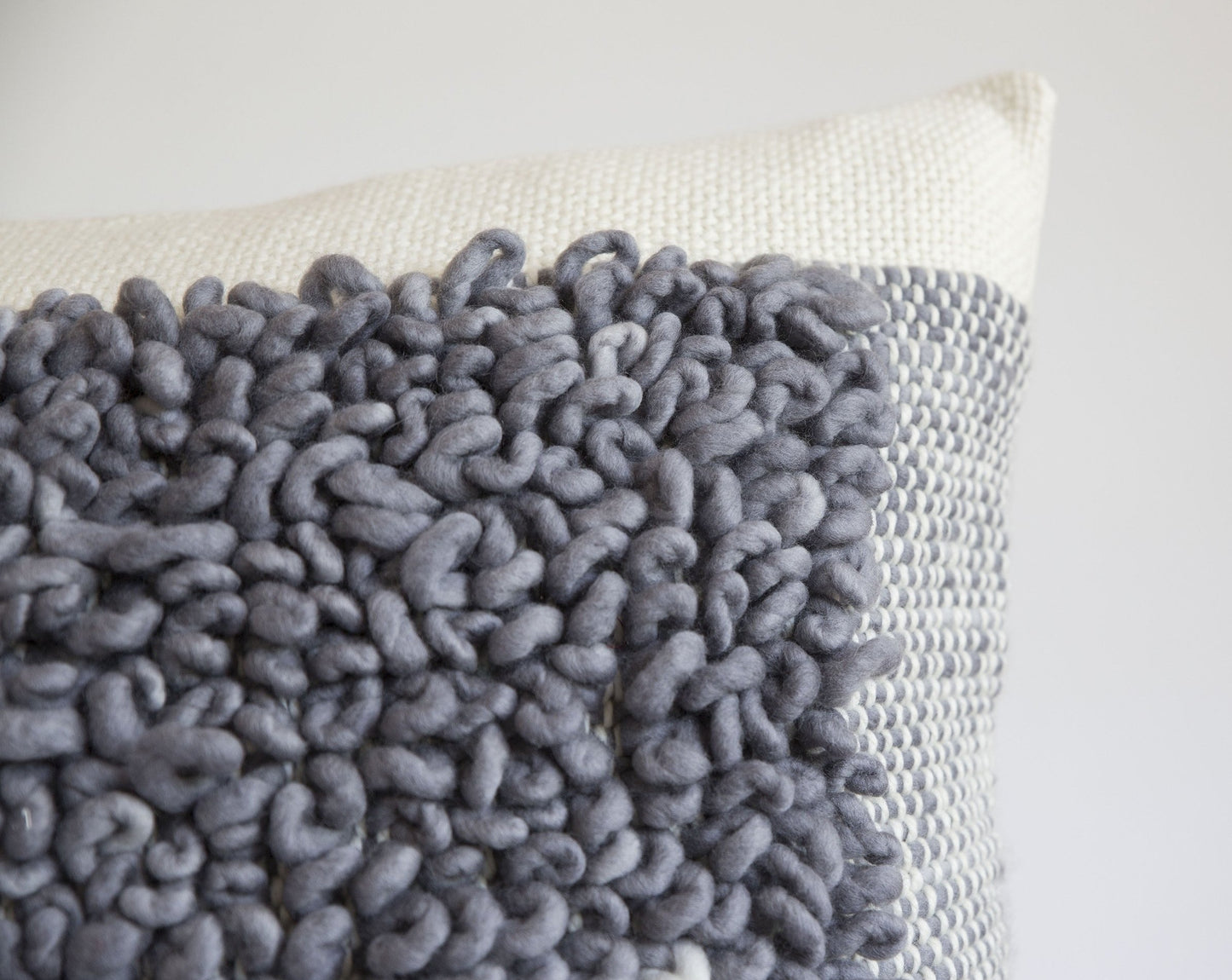 Stone grey Chunky loops in woven wool cushion cover - Corner close shot