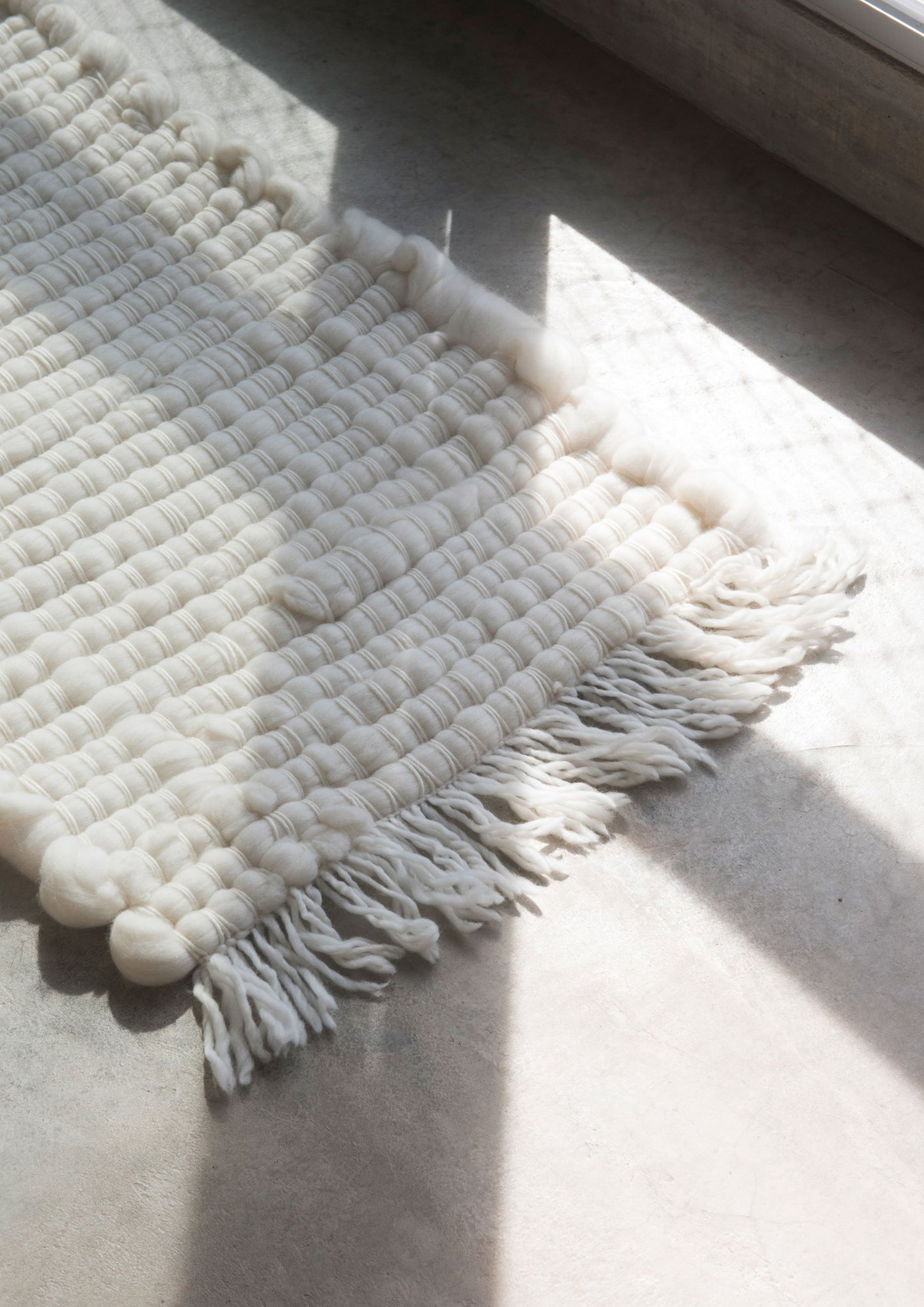 Chunky Bedside Rug in Ivory Thick Wool Pradera 21x37