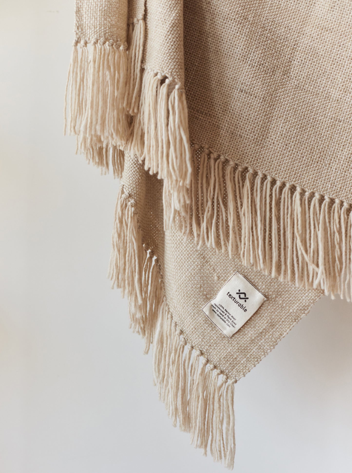 Throw Blanket in Beige Cala