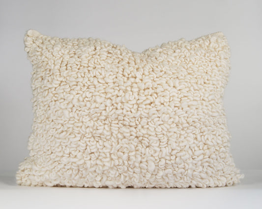 Chunky Loops Pillow Cover 3D Texture in Ecru Lamb 20x24